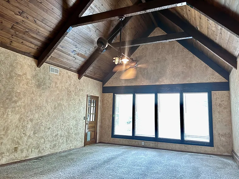 3812 NE 142nd Cir — Photo 7