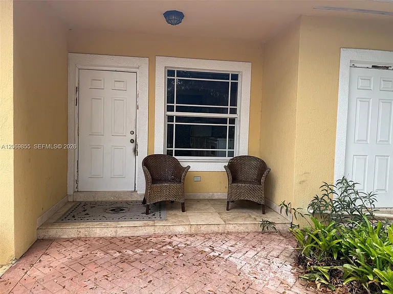 7449 SW 104th St — Photo 2
