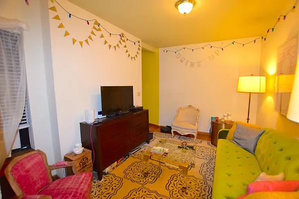 Rented by Your Vanity Realty | media 16