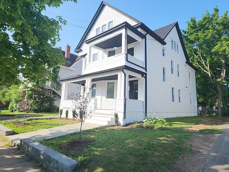 622 Whalley Ave — Photo 3