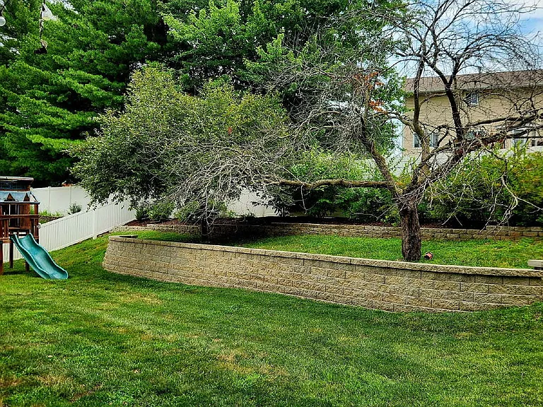 1146 Carrington Dr — Photo 2