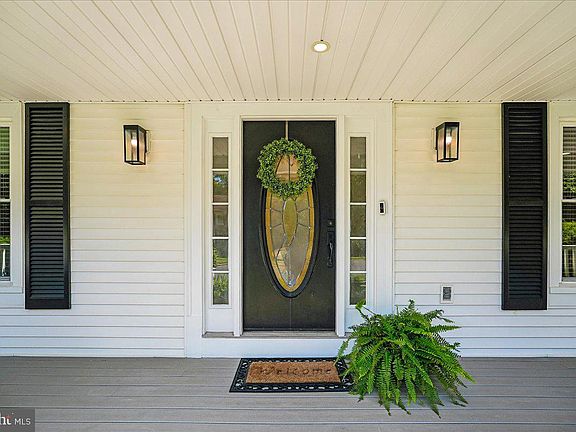 3rd image of 3632 Great Laurel Ln