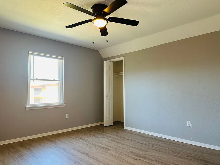 The Place at Baytown — Photo 12