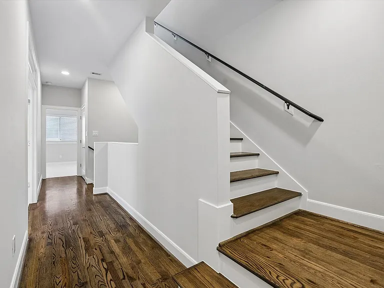 1213 Crockett St — Photo 12