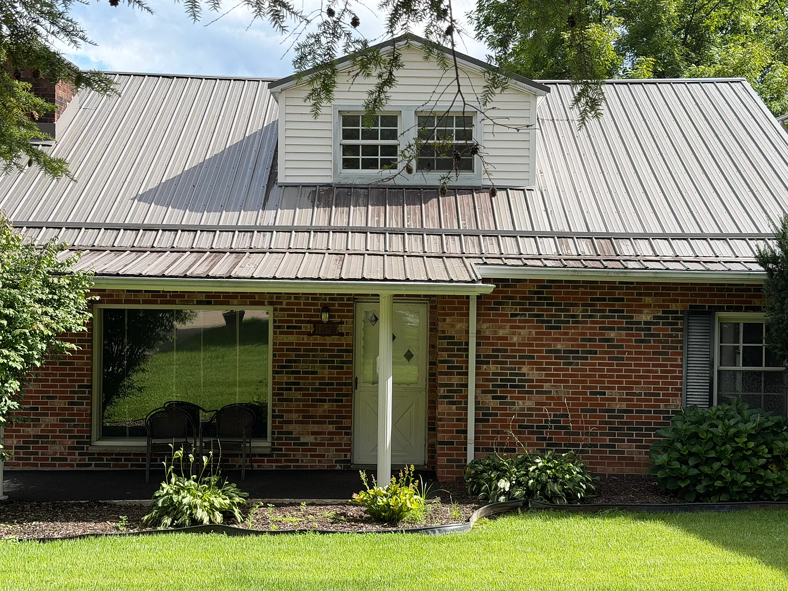 1226 Strawberry Rd — Photo 1