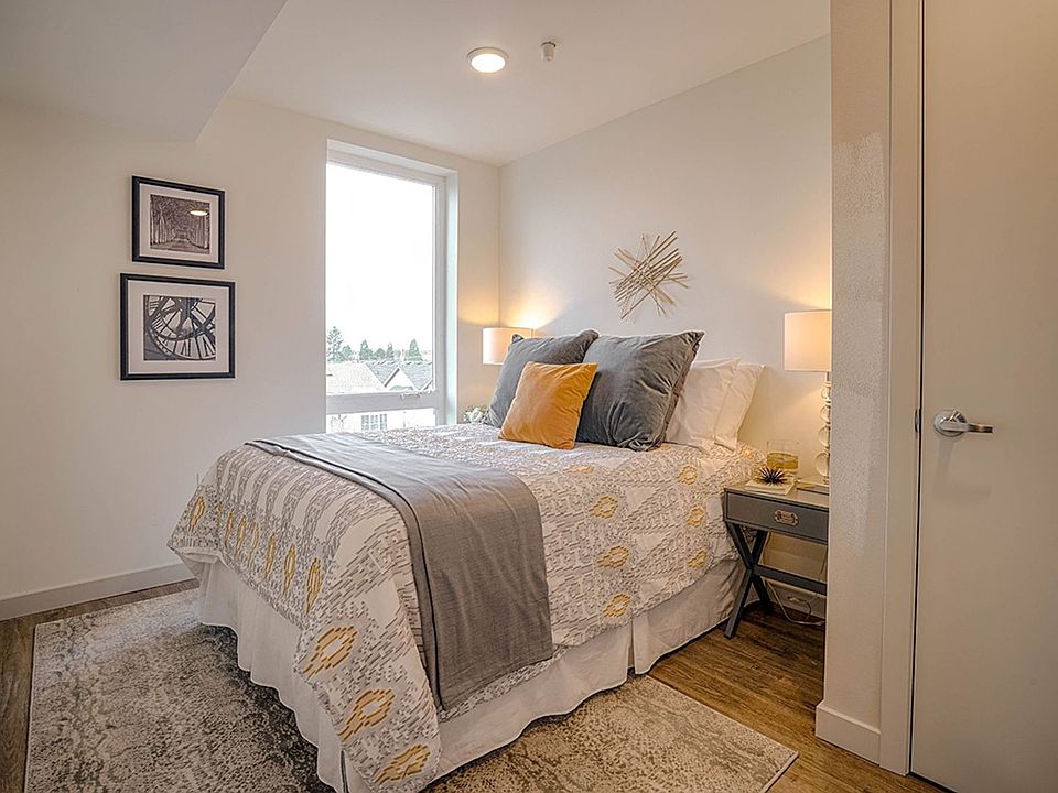 2nd image of 6404 9th Ave NE APT 212