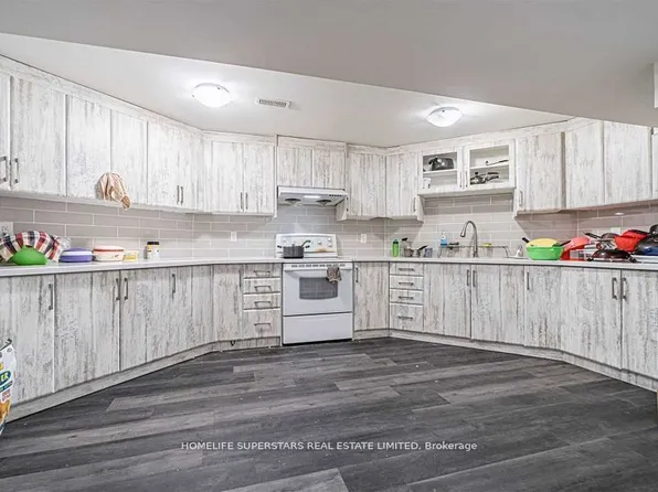 75 Parkside Dr, Brampton, ON L6Y 3A2