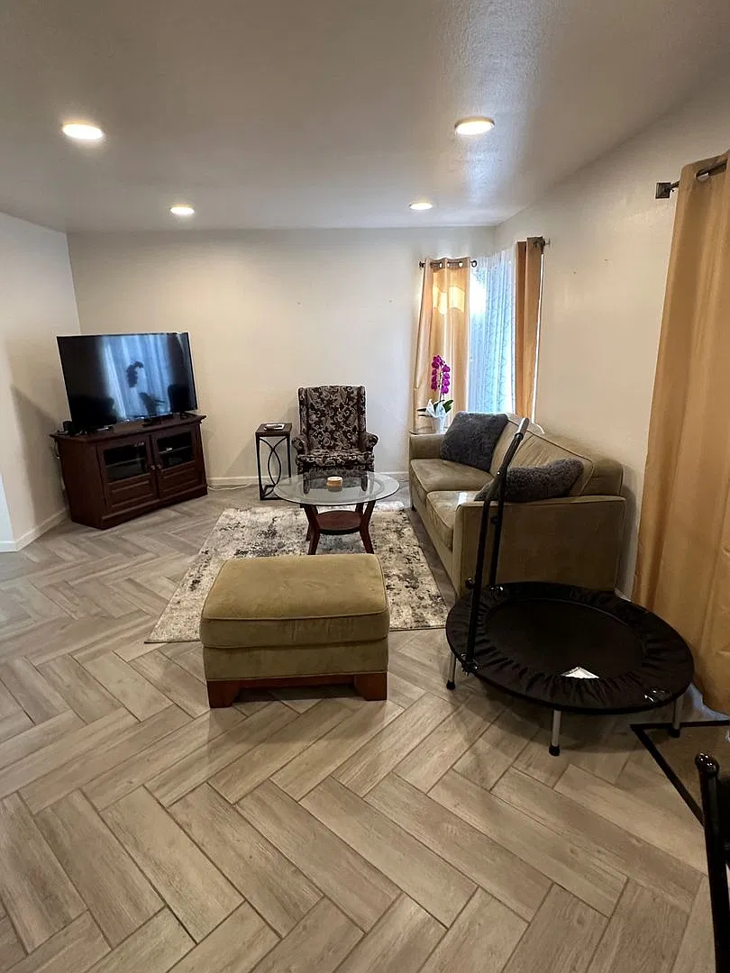 Jeffries Ranch Oceanside Home — Photo 4
