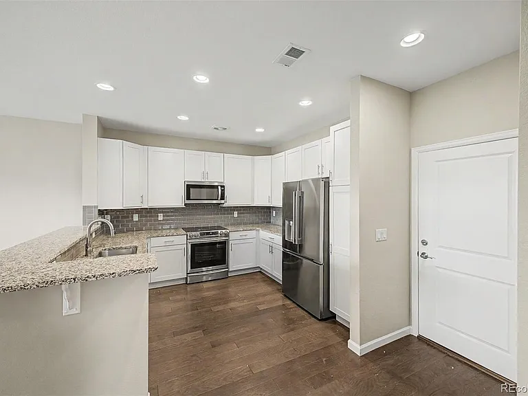 1791 S Buchanan Cir — Photo 18