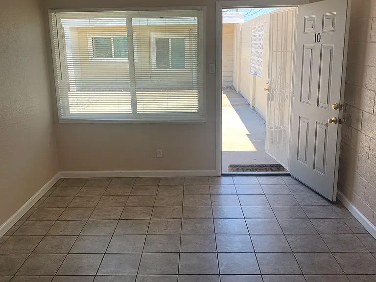 Updated 1 Bedroom Courtyard Apartment with Yard in South UNM — Photo 12