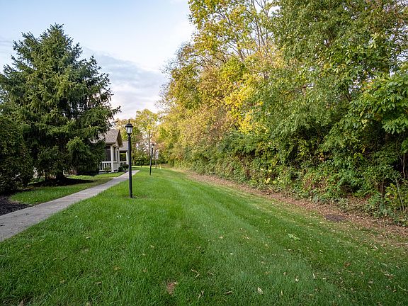 4th image of 3986 Wiston Dr