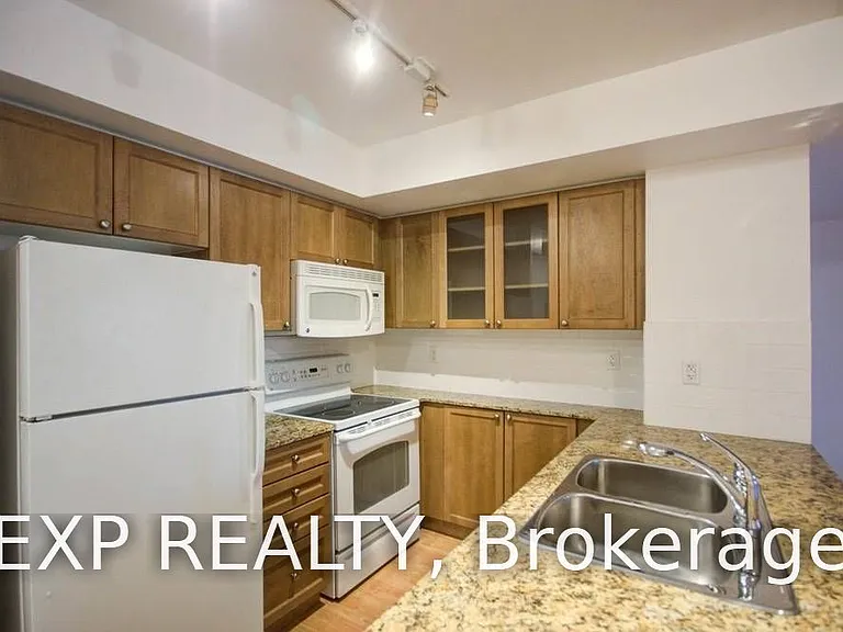 761 Bay St #809 — Photo 12