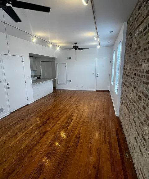 1362 W Crystal St #3F — Photo 3