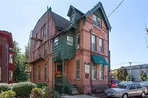 66 Trumbull St Photo 1