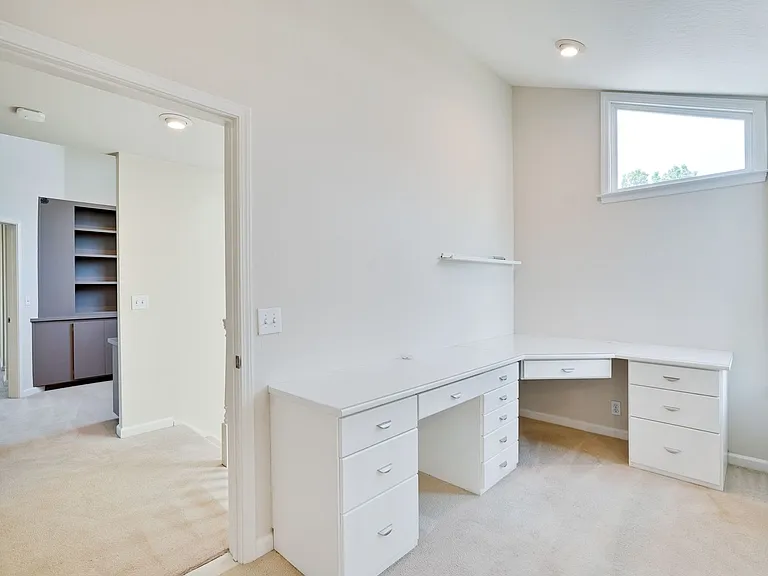 803 Runningwood Cir — Photo 50