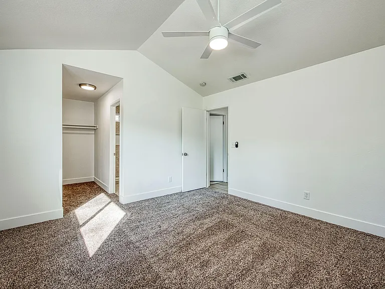 672 W Antonio Dr — Photo 20