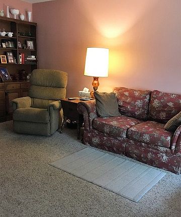3rd image of 10819 S Avenue G