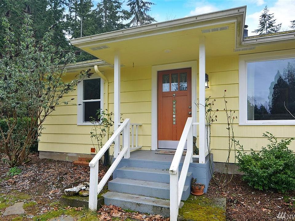 1st image of 1303 NE Sunset Way
