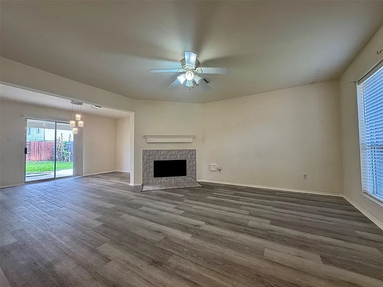 8930 Aspen Place Dr — Photo 2