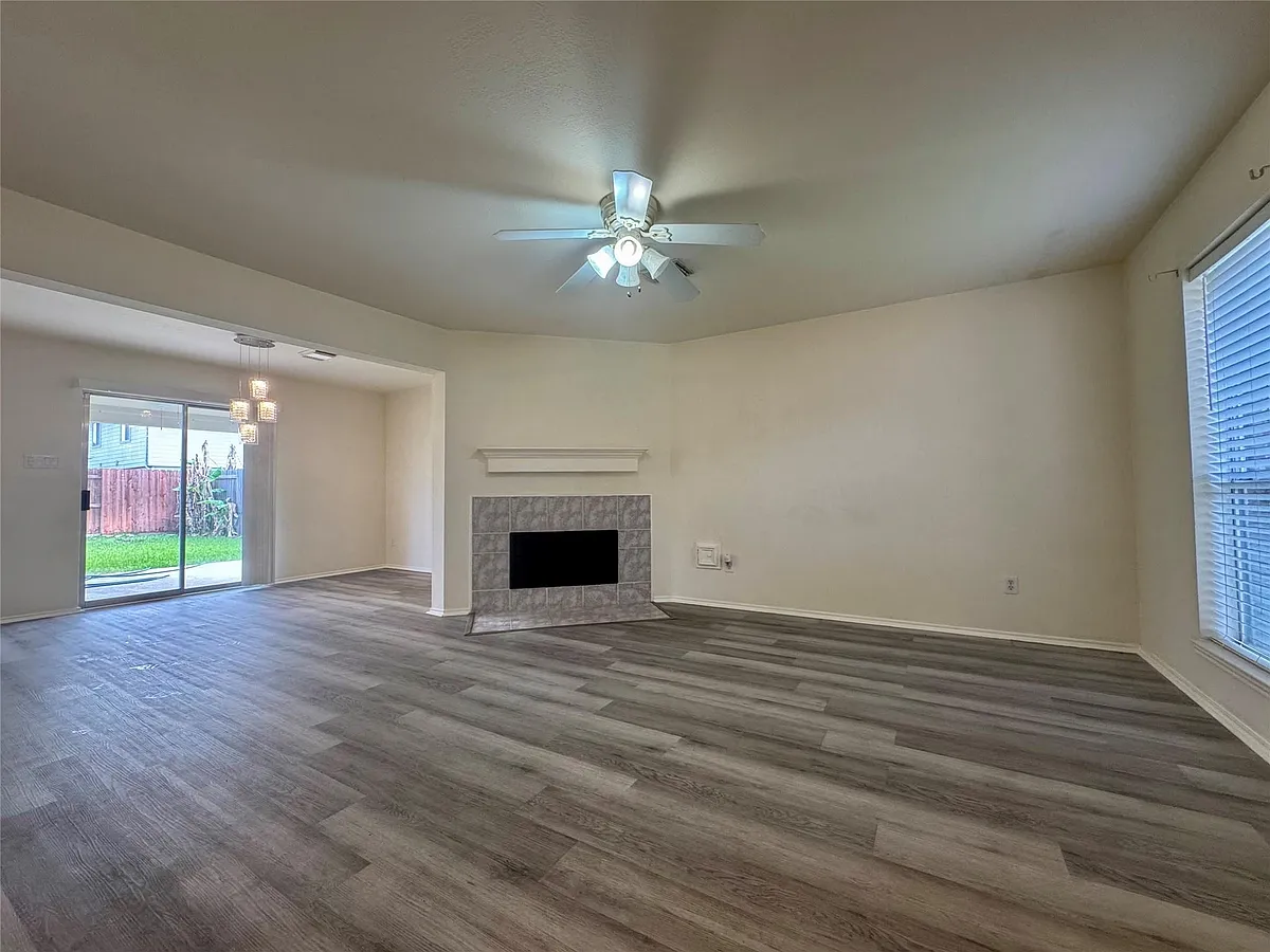 Building Photo - 8930 Aspen Place Dr