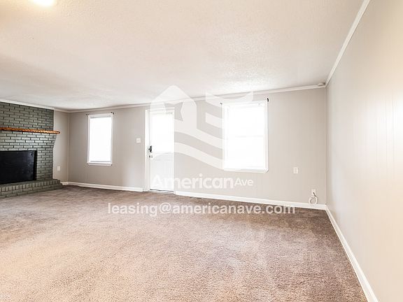 14266_005_living_room_14242149.jpg