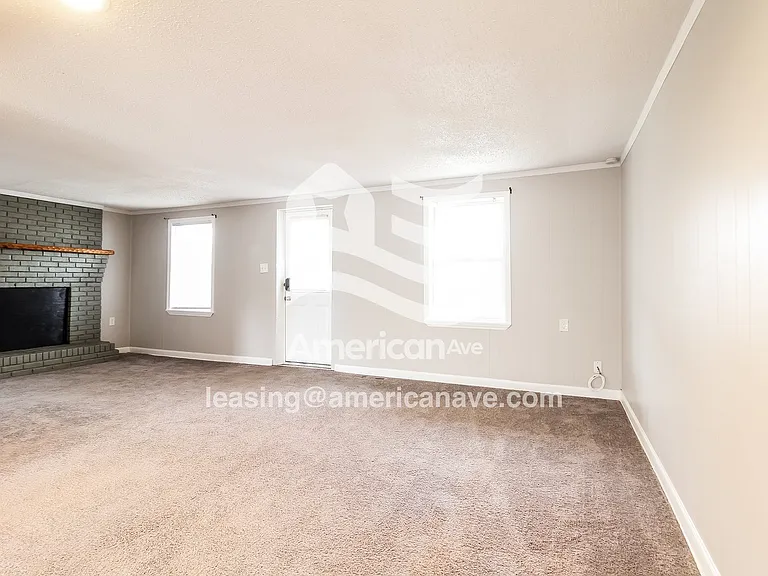 14266_005_living_room_14242149.jpg
