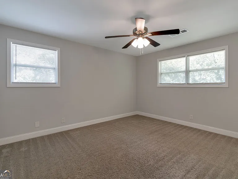 3102 Edgewater Dr — Photo 14