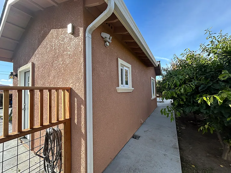 Larkspur St — Photo 2