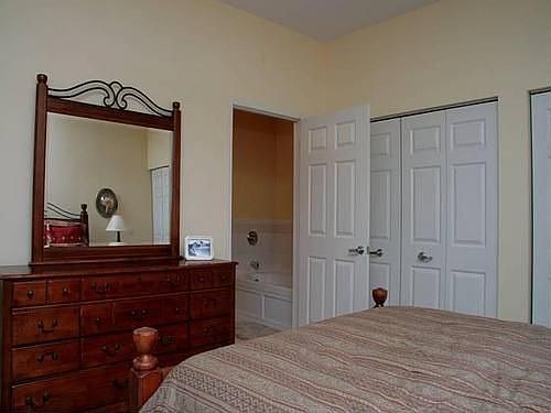 5th image of 2251 W Saint Paul Ave #P4