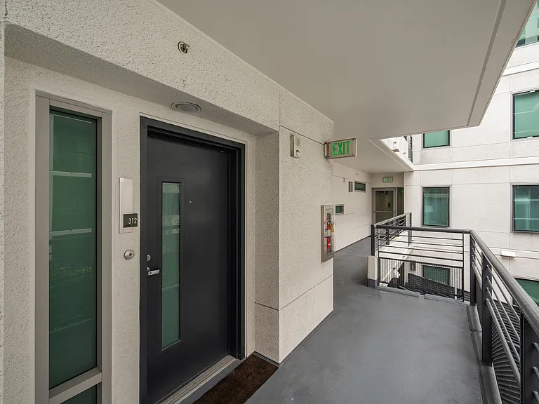 425 W Beech St #312 — Photo 20