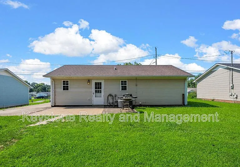 405 Eddy St — Photo 13