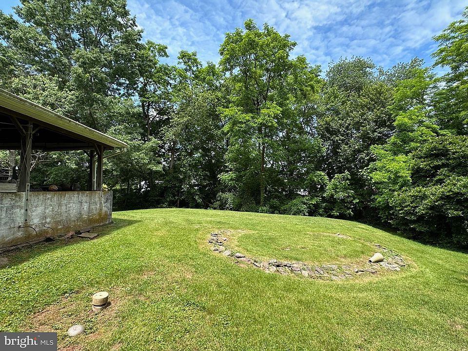 2nd image of 110 Pennapacker Rd