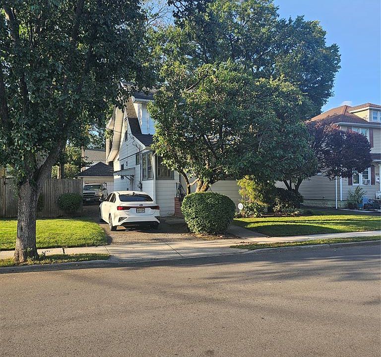 1st image of 99 Bradley Ave