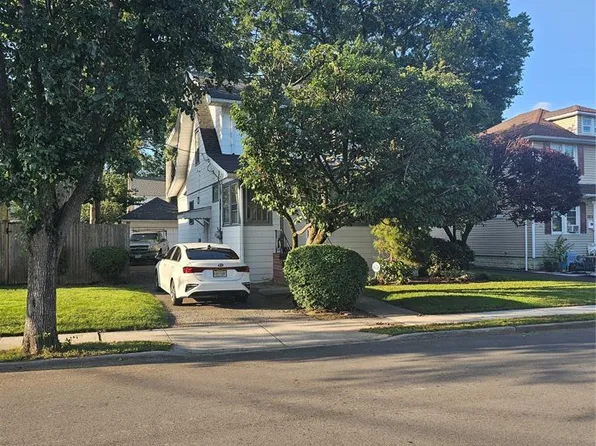 99 Bradley Ave, Bergenfield, NJ 07621