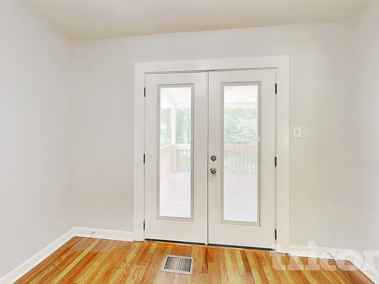 381 Waterford Rd NW — Photo 4