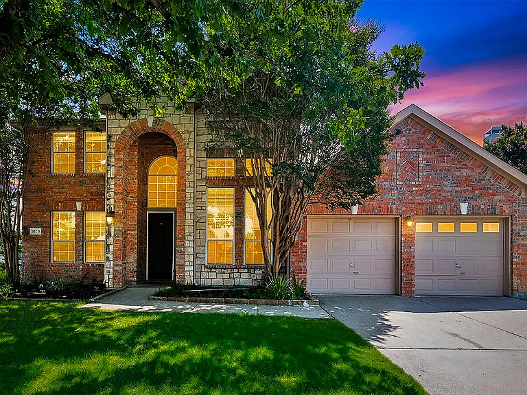 1413 Westmont Dr — Photo 2
