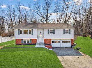 19 Split Tree Drive, New Windsor, NY 12553