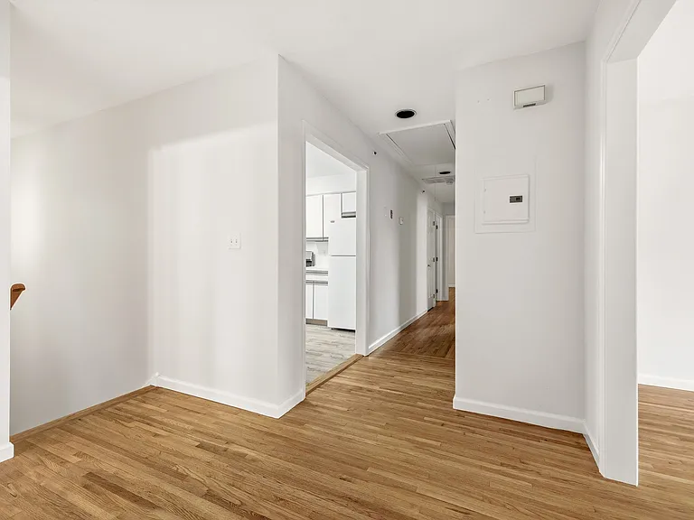 95 Broadway #A — Photo 2