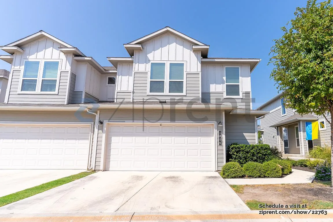 3 bed, 2.5 bath, 1729 sqft, $2,300 — Photo 1