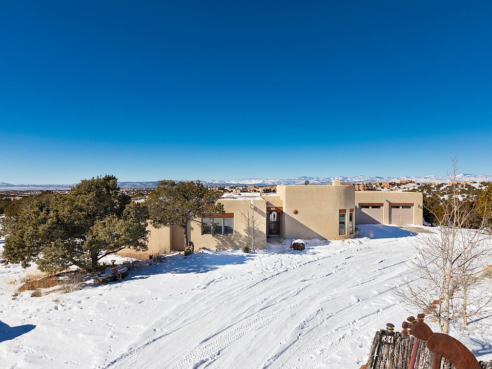 1st image of 31 Blue Canyon Way