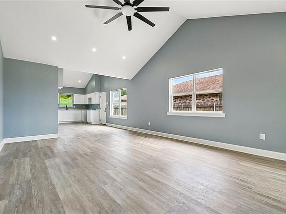 4th image of 3304 Shannon Dr