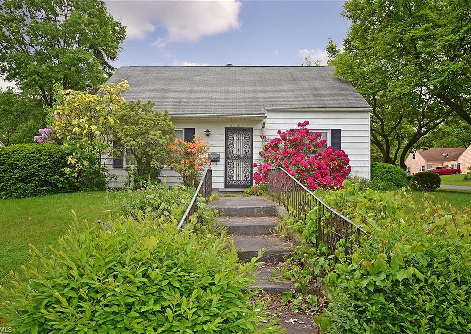 1st image of 2307 Schubert St