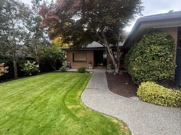 2649 West Viewmont Way W, Seattle, WA 98199