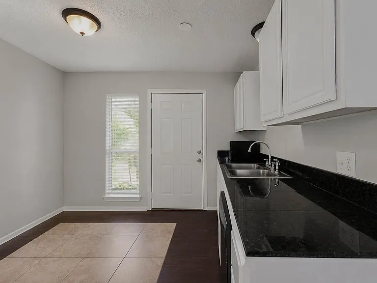 7217 Parker Rd — Photo 5