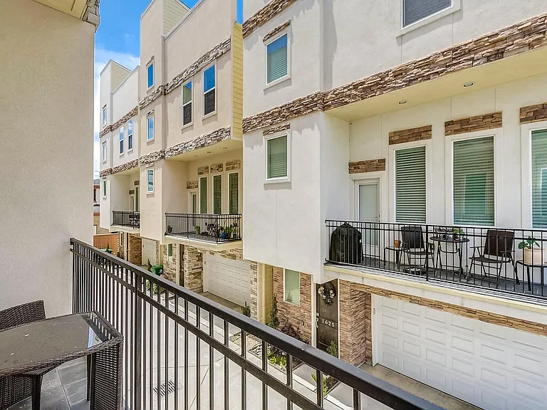 1615 Shearn St — Photo 16