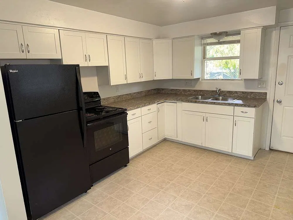 2 bed, 700 sqft, $925 — Photo 2