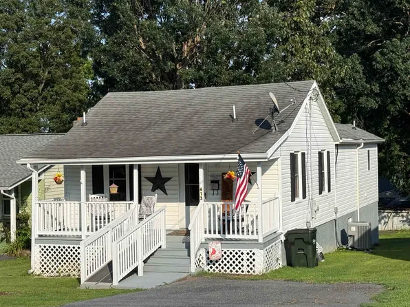 413 G St, Staunton, VA 24401