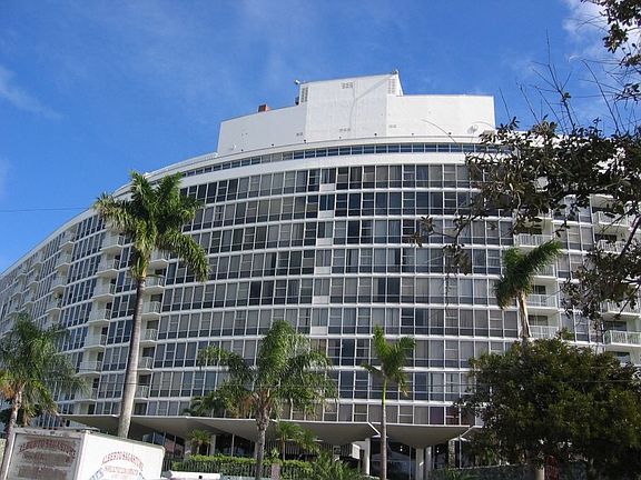 3rd image of 900 Bay Dr APT 604