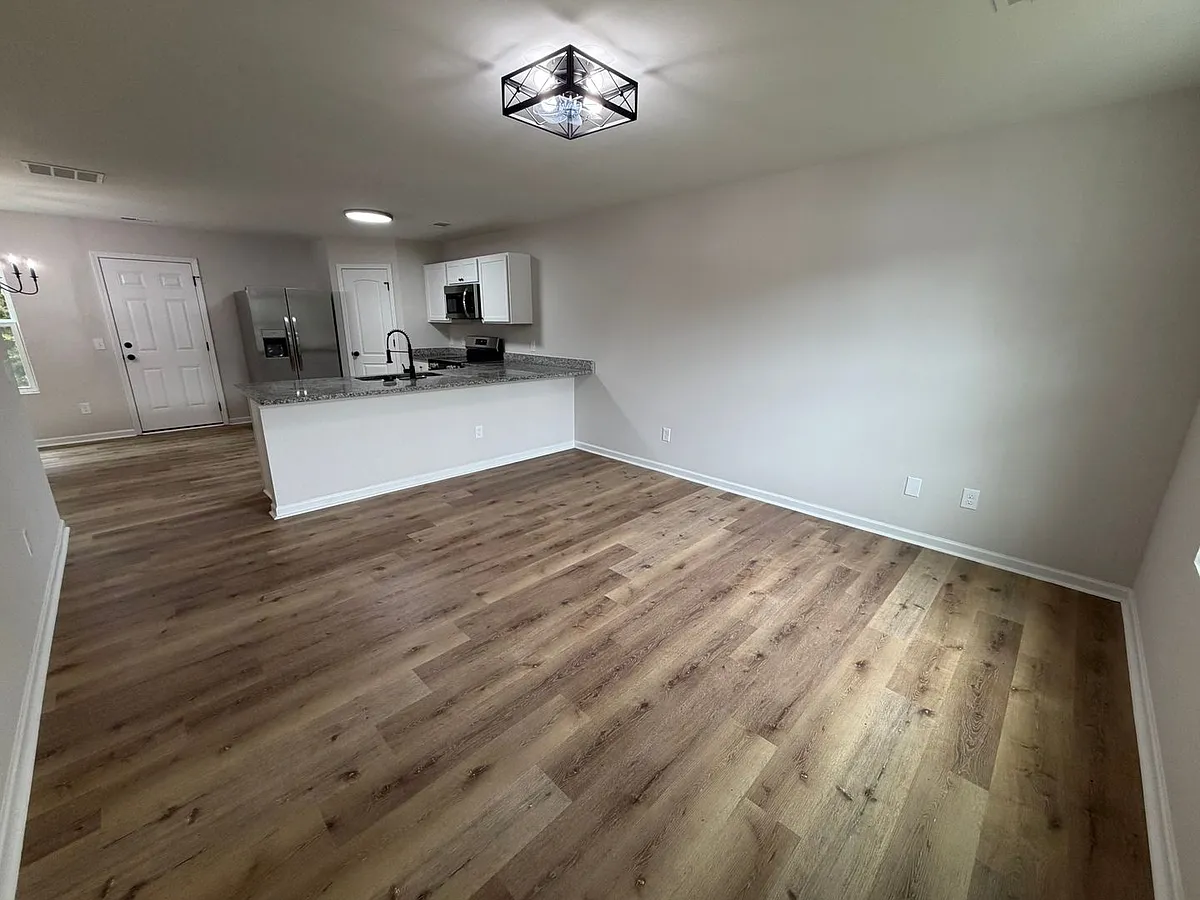 Building Photo - 21 Walton Creek Dr SW