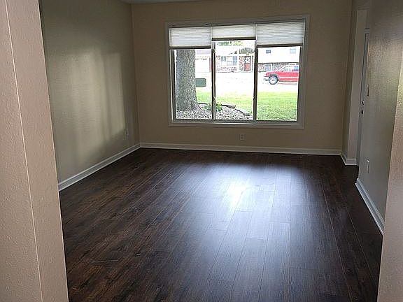 2nd image of 11 Independence St
